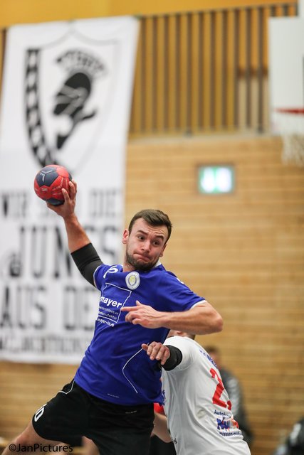 Am Ball Johannes Pitz von der  SG Sulzfeld/Bretten