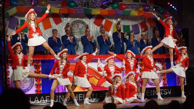 Gardetanz des Faschingsballets unter der Leitung von Tanja Volk