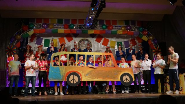 TSV Handballer mit Vengabus