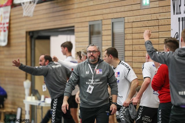 Trainer Benjamin Ziefuß von der HSG Walzbachtal 2