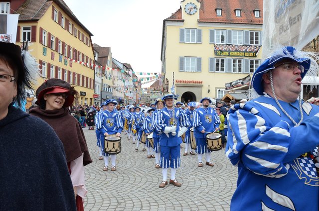 Der Fanfarenzug Bretten hat sich in diesem Jahr am großen Fasnet-Umzug in Rottenburg beteiligt. | Foto: gs