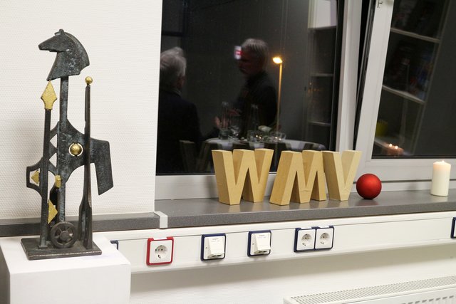 Tier-Maschine-Komposition: In einigen seiner Kleinplastiken fügt der Künstler scheinbar unvereinbare Elemente neu zusammen. | Foto: hk