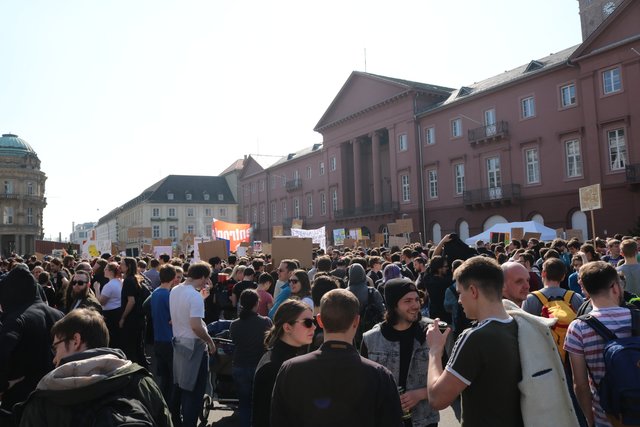 5000 Demo-Teilnehmer bei Artikel 13 Demo in Karlsruhe. (Foto: Elija Ferrigno)
