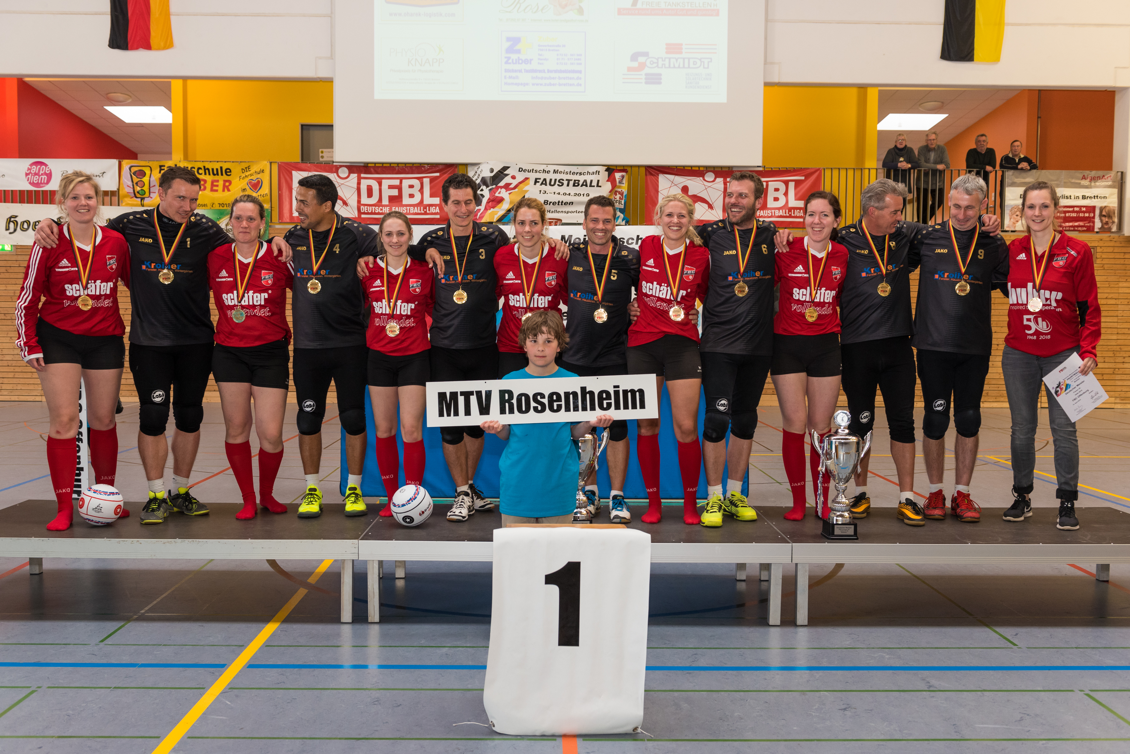 Die Deutschen Meister: Fr Ü 30 FBC Offenburg, Mä Ü 35: MTV Rosenheim Foto: Bernhard Kaiser