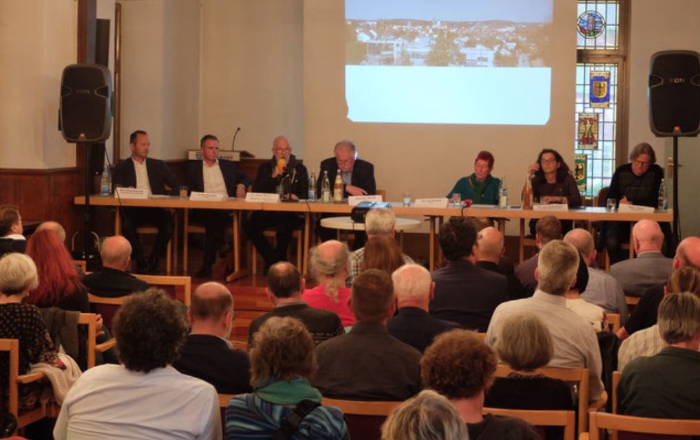 Über die Themen Klima- und Artenschutz sprachen die Vertreter der Parteien bei einer Podiumsdiskussion vom Initiativkreis Energie-Kraichgau und NABU Bretten