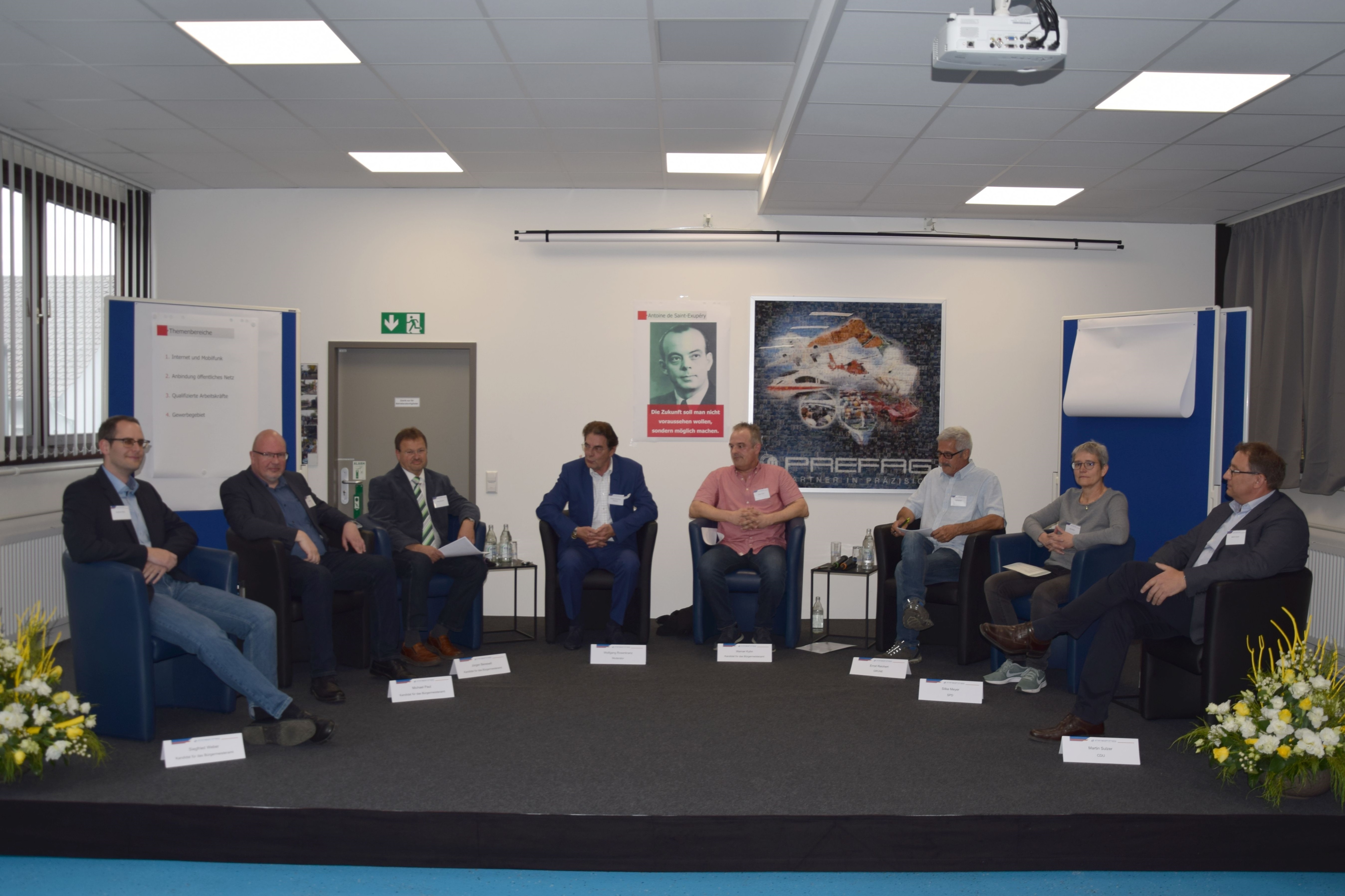 Ideen und Wünsche: Den Fragen von Walzbachtaler Unternehmern stellten sich (von links) die Bürgermeisterkandidaten Siegfried Weber, Michael Paul und Jürgen Bereswill unter der Moderation von Wolfgang Rosenkranz (Vierter von links) sowie (weiter von links) der Bürgermeisterkandidat Werner Kuhn und die Gemeinderatsvertreter Ernst Reichert (Grüne), Silke Meyer (SPD) und Martin Sulzer (CDU).