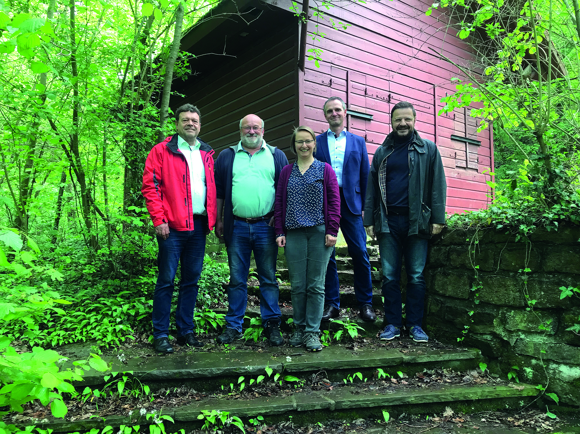 2.000 Euro für die Stadtranderholung der AWO Bretten (von links): Jürgen Bischoff, Holger Müller, Regina Berger, Volker Duscha und Thomas Lindemann.