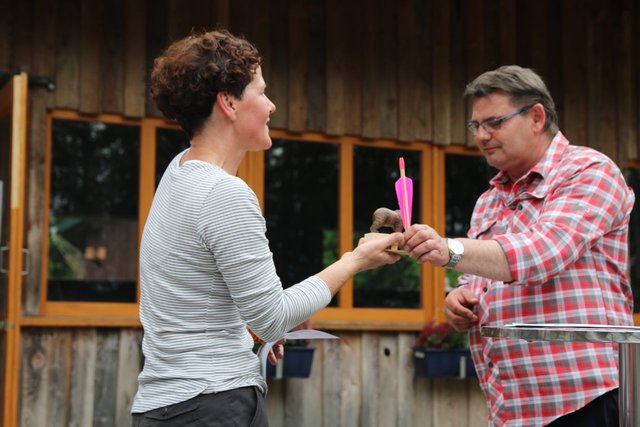 Bärbel Kaiser bei der Siegerehrung.