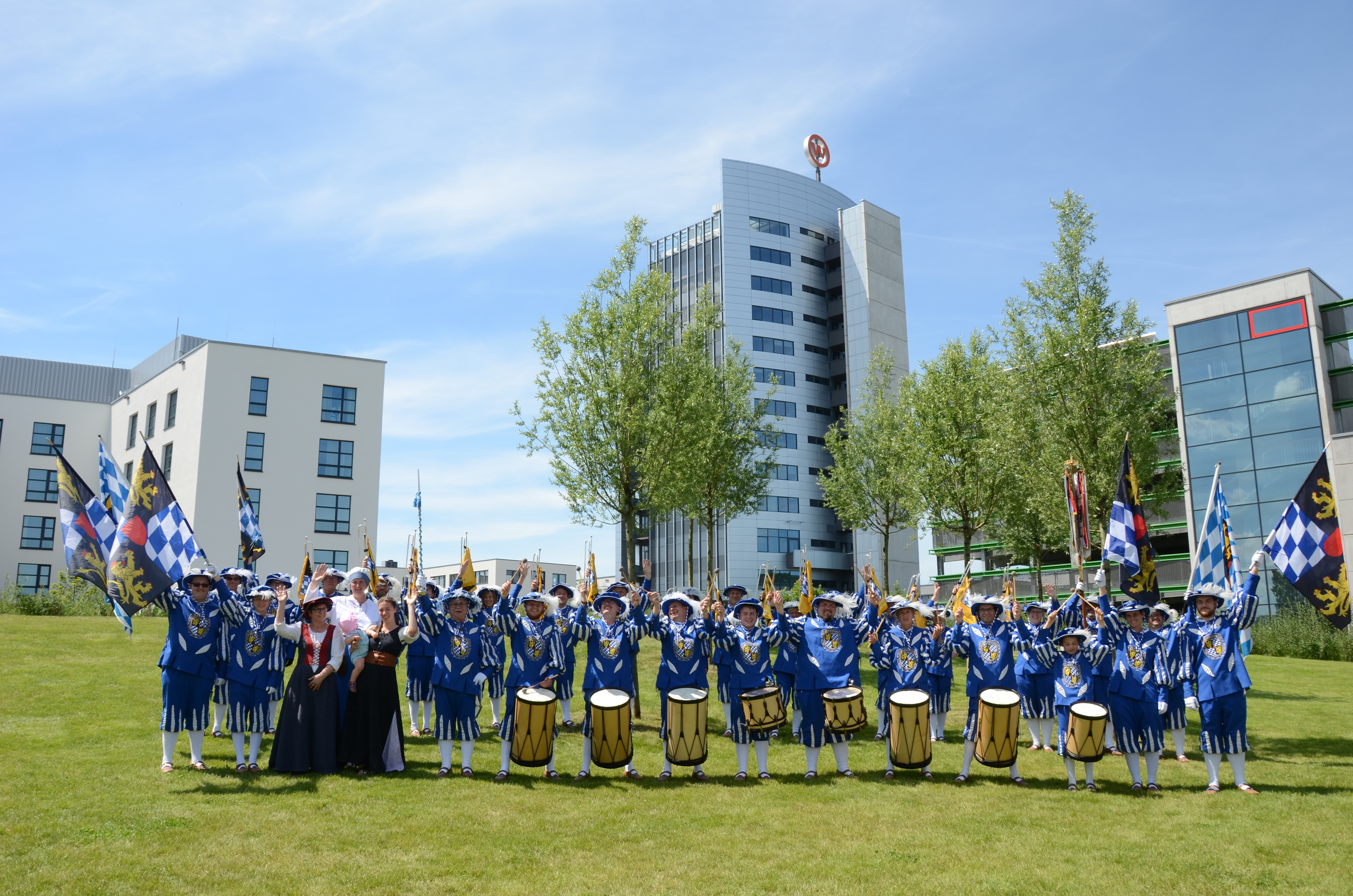 Der Fanfaren- und Trommlerzug Bretten 1504 auf der Bundesgartenschau in Heilbronn.