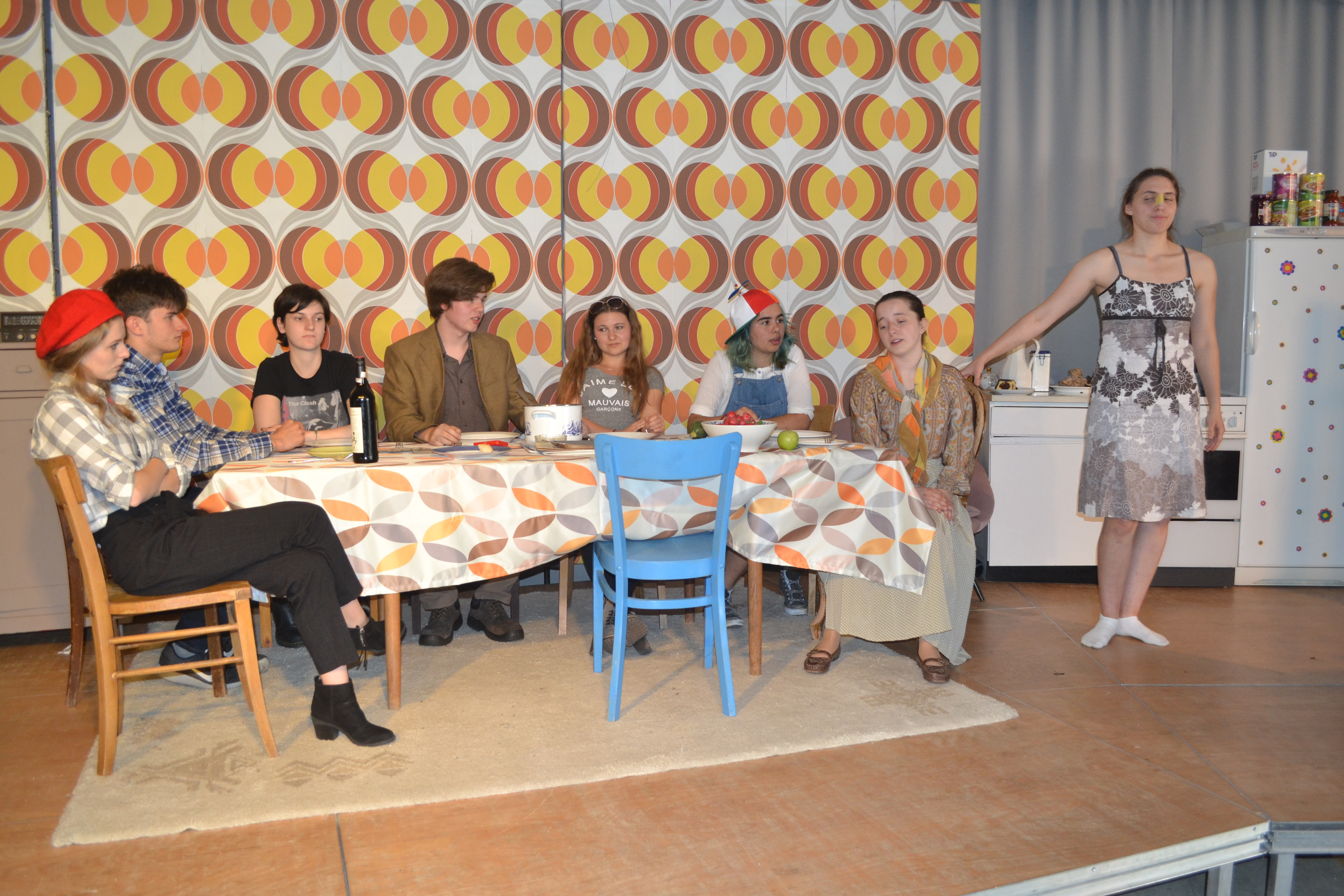 Familientrubel in einer 1,5-Zimmer-Wohnung.