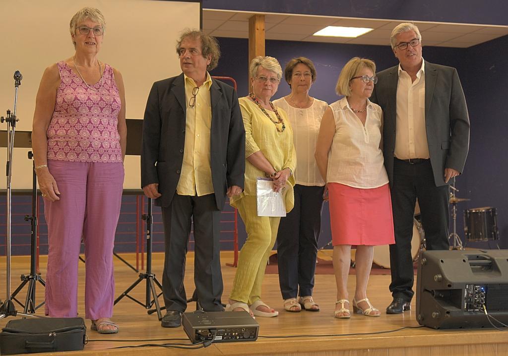 Bürgermeister Markus Rupp (rechts) besuchte mit einer großen Delegation die Partnergemeinde Droué.