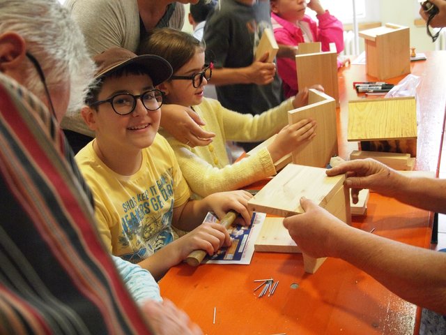 Beim NABU konnte man Vogelhäuschen bauen