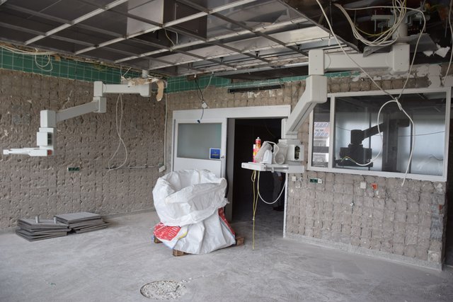 Alles muss raus: Blick in den früheren OP-Saal im Altbau der Rechbergklinik. | Foto: ch