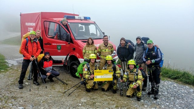 Tag 6: Überraschender Besuch der Freiwilligen Feuerwehr Tux am Tuxerjoch  auf 2313 Meter Höhe. 