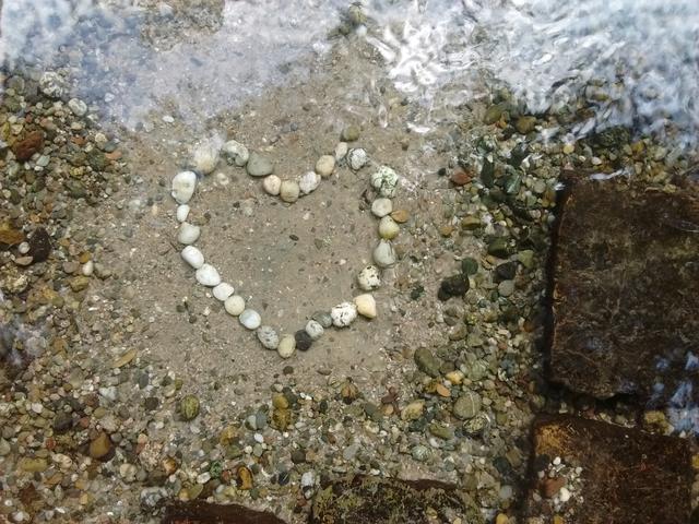 Erlachquelle mit Herz im Wasser