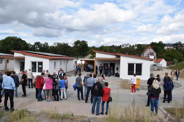 Musterhauseinweihung im Wohnpark Flehingen: Rund 100 Interessierte informierten sich über barrierefreies genossenschaftliches Wohnen für die Altersgruppe 60plus. | Foto: ch