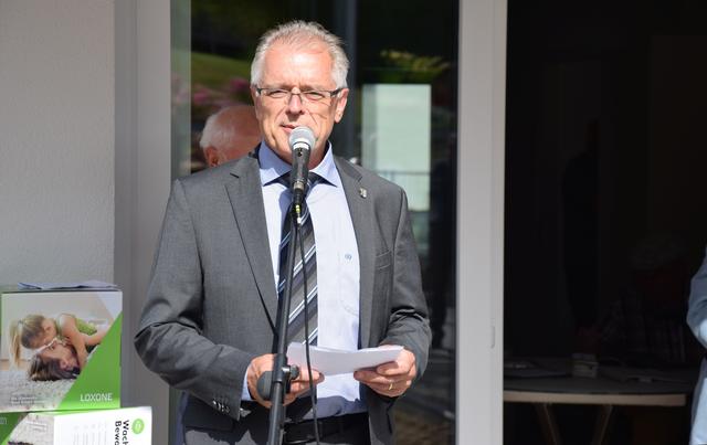 In Vertretung des kurzfristig verhinderten Bürgermeisters Thomas Nowitzki richtete Bürgermeister-Stellvertreter Uwe Schneider einige Worte an die Besucher. | Foto: ch