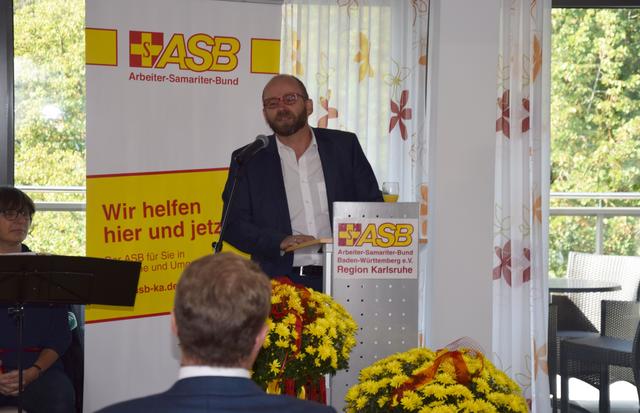 Wachsende Familie: Der ASB-Vorsitzende der Region Karlsruhe, Christoph Nießner, begrüßte die Gäste der Eröffnungsfeier. | Foto: ch