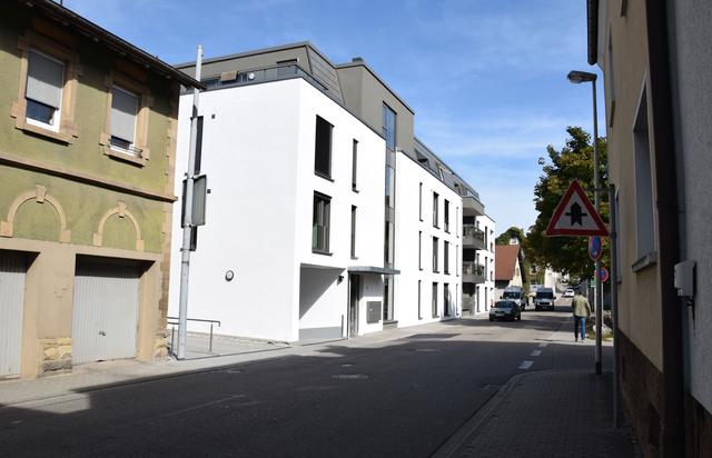 Die ASB-Seniorenresidenz am Saalbach fügt sich in die bestehende Bebauung der Straße Am Gottesackertor gut ein. | Foto: ch