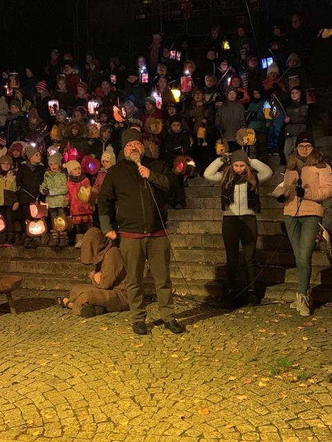 Pfarrer Fritz freute sich besonders über das 60. Jubiläum des Martin-Umzugs