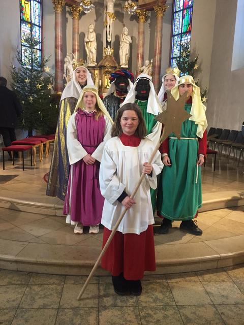 In vier Gruppen besuchten die Sternsinger die Haushalte in Neibsheim. 