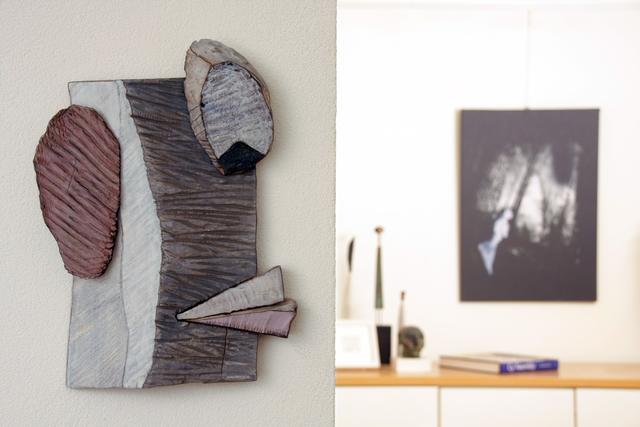 "Grace" (links): Acrylfarbe auf Holz, Assemblage von Sabine Naumann | Foto: Tom Naumann