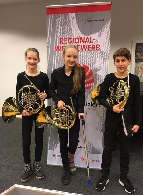 Horn Trio (Lehrer: Georg Burghardt) Kilian Maisch (JMS), Mirja Zitterbart (JMS), Katharina Kisser (Musikschule Mehrklang Bad Schönborn)