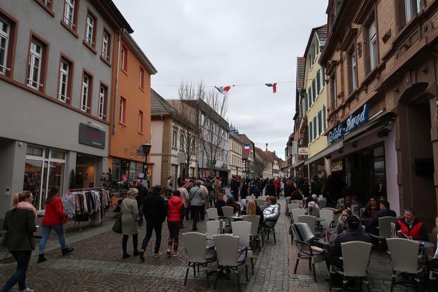 Shopping und "vive la france" in Bretten. | Foto: war