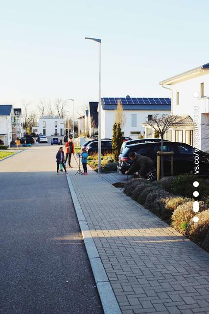 Am vergangenen Sonntag, 22. März, erschallte im Rinklinger Kastanienweg plötzlich Beethovens "Ode an die Freude".  | Foto: Lars Vollmer