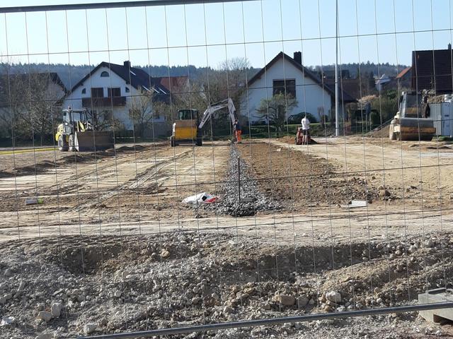 7. April 2020: Einbau der Drainage.
 | Foto: Gerhard Rinderspacher