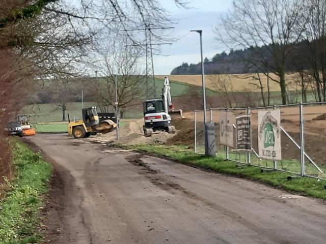 15. Januar 2020: Die Böschung an der Nordseite entsteht.
 | Foto: Gerhard Rinderspacher