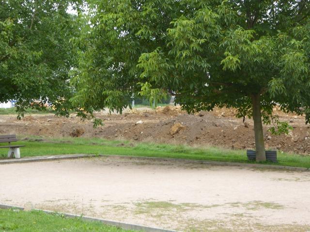 24. August 2019: Der Bouleplatz liegt bereits 1 Meter tiefer.
 | Foto: Gerhard Rinderspacher