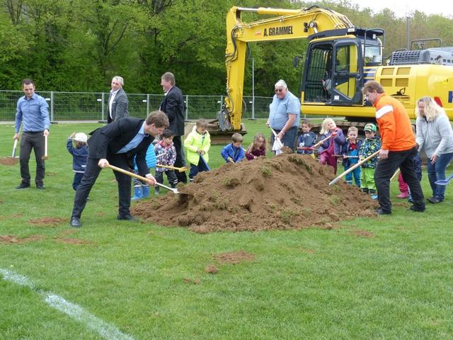 3. Mai 2019: Spatenstich.
 | Foto: Gerhard Rinderspacher