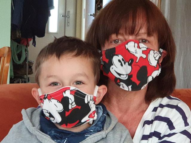 Monika Grethe mit Kind aus Walzbachtal.