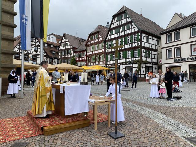 Alle Kommunionskinder dürfen ihre Kommunionsschale zu ihrer Familie bringen. | Foto: bea