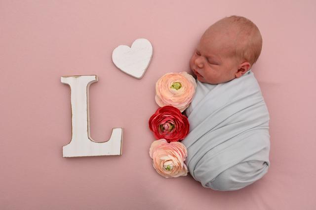 Luna Joleen Czemmel aus Oberderdingen kam am 06.07.2020 in der Fürst-Stirum Klinik Bruchsal zur Welt und wog bei einer Größe von 47 Zentimetern 2850 Gramm. | Foto: babysmile24.de