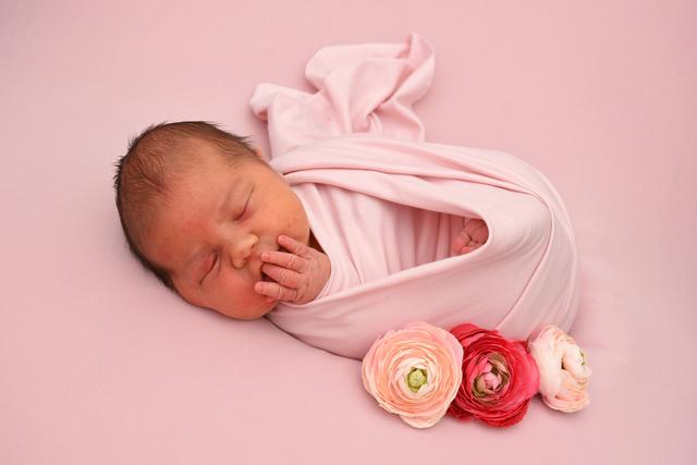 Zelda Maierschmidt aus Bretten kam am 10.07.2020 in der Fürst-Stirum Klinik Bruchsal zur Welt und wog bei einer Größe von 60 Zentimetern 4580 Gramm. | Foto: babysmile24.de