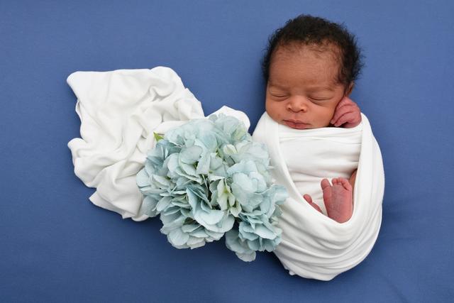 Khephren Kamsu aus Rauenberg kam am 22.07.2020 in der Fürst-Stirum Klinik Bruchsal zur Welt und wog bei einer Größe von 50 Zentimetern 2580 Gramm. | Foto: babysmile24.de