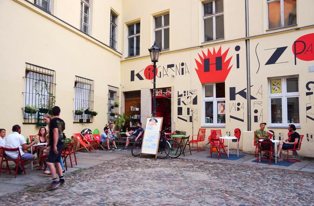 Treffpunkt für die Jugend: Die Spanische Buchhandlung im Stadtzentrum von Wroclaw. | Foto: ch