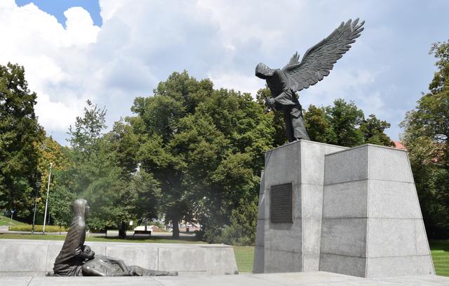 Denkmal in Wroclaw für die Opfer von Katyń, Miednoje und Charkow sowie die Gefangenen der Lager von Kozielsk, Starobielsk, Ostaszków. | Foto: ch