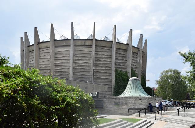 Monumentale Pilgerstätte: Das Panorama-Gemälde der Schlacht von Raclawice in Wroclaw zieht nach wie vor viele Touristen an.  | Foto: ch