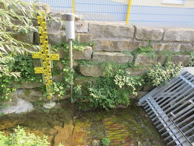 Der Pegel zeigt an, wie hoch das Wasser steigt. 