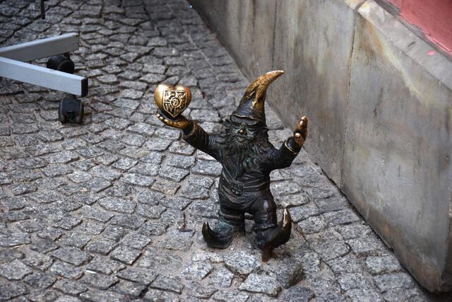 Ein Herz für Wroclaw: Zwerg mit Stadtwappen in Herzform. | Foto: ch