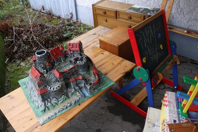 Diese nutzbaren Gegenstände sind zu verschenken. | Foto: bea