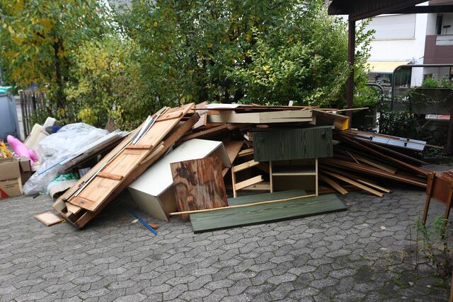 Neben nützlichen Gegenständen ist auch einiges an Müll zusammengekommen. | Foto: bea