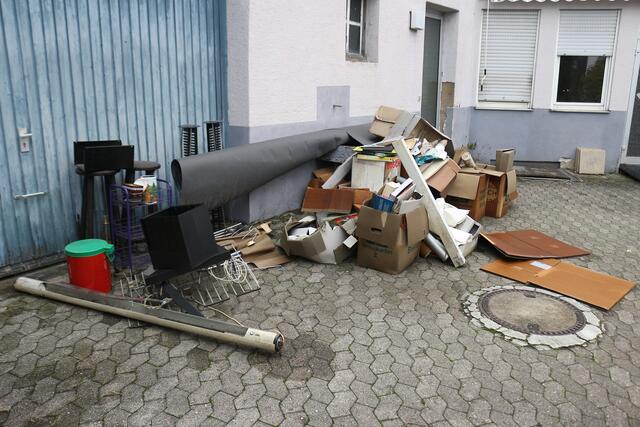 Neben nützlichen Gegenständen ist auch einiges an Müll zusammengekommen. | Foto: bea