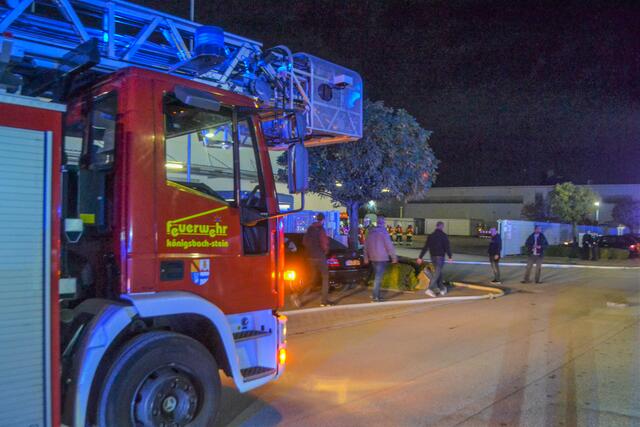 Am Samstagabend, 31. Oktober, kam es gegen 22 Uhr in einer Firma für Oberflächentechnik in Königsbach zu einem Kleinbrand. | Foto: Igor Myroshnichenko / Einsatz-Report24