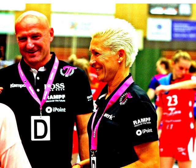 Die Rotts waren zufrieden...
Passte alles...
FotoArchiv Merkel+Merkel