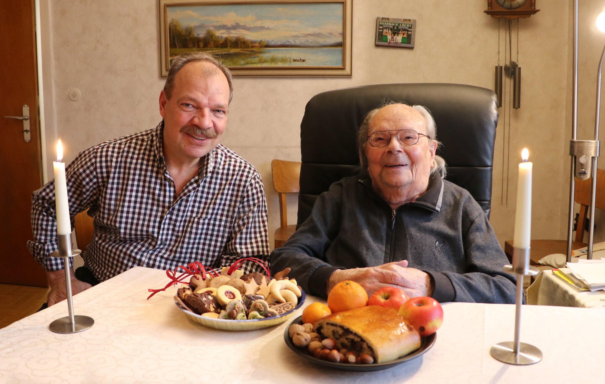Vor 100 Jahren hingen die Plätzchen am selbstgefällten Weihnachtsbaum ... Vor 100 Jahren hingen die Plätzchen am selbstgefällten Weihnachtsbaum ...