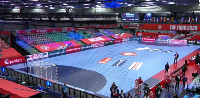 When the Match is over...Die Halle nach dem Spiel Deutschland gegen Kroatien...
FotoArchiv Merkel+Merkel